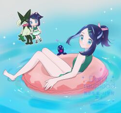 1girl afloat barefoot black_hair blue_eyes chibi closed_mouth commentary eyelashes hair_ornament hair_ribbon hairclip innertube liko_(pokemon) meowscarada multiple_views nintendo pink_ribbon pokemon pokemon_(anime) pokemon_(creature) pokemon_horizons ponytail rei_hinketsu ribbon short_ponytail sidelocks smile sparkle swept_bangs swim_ring swimsuit symbol-only_commentary terapagos terapagos_(normal) toes twitter_username water watermark