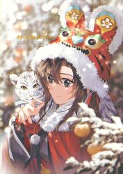 Rule 34 | 1boy, animal, animal hat, animal on shoulder, animal print, animalization, artist name, black hanfu, blurry, blurry background, blurry foreground, branch, brown hair, cape, chinese clothes, chinese commentary, chinese zodiac, closed mouth, commentary, dappled sunlight, depth of field, english commentary, food, fruit, fur-trimmed cape, fur-trimmed headwear, fur trim, grey eyes, hair between eyes, hair ribbon, hand up, hanfu, happy new year, hat, highres, implied yaoi, lan wangji, leaf, long hair, long sleeves, looking at viewer, male focus, minataka94, mixed-language commentary, modao zushi, new year, outdoors, pom pom (clothes), ponytail, red cape, red hat, red ribbon, red sash, ribbon, robe, sash, sidelocks, smile, snow, snowing, solo, sunlight, tiger, tiger hat, tiger print, tree, upper body, watermark, wei wuxian, white tiger, wide sleeves, winter clothes, year of the tiger, yellow eyes