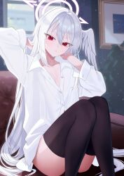 1girl absurdres angel_wings black_thighhighs blue_archive hair_between_eyes halo head_wings highres pink_halo red_eyes shirt solo suzumi_(blue_archive) thighhighs thighs wakamomo1000 white_hair white_shirt white_wings wings