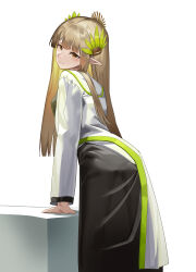 1girl absurdres aoi_wakashi_chiyo arknights black_skirt blonde_hair brown_hair closed_mouth coat colored_inner_hair cowboy_shot elf highres lab_coat light_smile long_hair long_sleeves looking_at_viewer mole mole_under_eye muelsyse_(arknights) multicolored_hair pointy_ears simple_background skirt solo standing white_background white_coat yellow_eyes