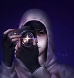 1boy arms_up black_eyes black_gloves black_hair bloodshot_eyes blue_background camera cry_of_fear expressionless fingerless_gloves glint gloves grey_hoodie highres holding holding_camera hood hood_up hoodie looking_at_viewer male_focus mxgx00 short_hair simon_henriksson solo sparkle taking_picture upper_body