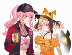 2girls ahoge baseball_cap blonde_hair brown_hair bubble_tea crop_top drink drinking_straw drinking_straw_in_mouth gigi_murin happy_(yppah1060) hat highres holding holding_drink hololive hololive_english jacket long_hair mori_calliope mori_calliope_(streetwear) multicolored_hair multicolored_jacket multiple_girls navel official_alternate_costume pink_hair ponytail red_eyes short_hair simple_background skull_print smile sparkle sparkling_eyes twintails two-tone_hair two-tone_jacket virtual_youtuber white_background