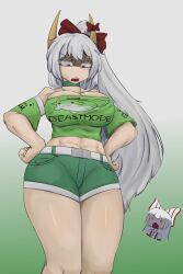 2girls abs alternate_costume belt bow breasts cleavage crop_top ex-keine fujiwara_no_mokou green_shorts hair_bow highres horns kamishirasawa_keine large_breasts long_hair lunlun_tien midriff multiple_girls navel ponytail red_bow red_eyes shorts suspenders thick_thighs thighs touhou white_hair