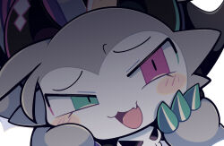 1boy :3 animal_hands bayachao blush chibikemo claws commentary_request demon devilconnection devilun_(makemon!) fang furry furry_male grey_fur heterochromia highres horns looking_at_viewer makemon! male_focus official_art open_mouth portrait simple_background skin_fang skull smile smug solo white_background