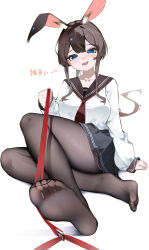 1girl absurdres amiya_(arknights) animal_ears arknights black_sailor_collar black_skirt blue_eyes brown_hair brown_necktie brown_pantyhose chinese_commentary collarbone commentary feet full_body highres long_hair looking_at_viewer necktie no_shoes open_mouth pantyhose sailor_collar school_uniform serafuku shenmi_de_xigua shirt short_necktie simple_background sitting skirt sleeves_past_wrists smile soles solo toes translation_request white_background white_shirt