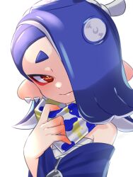 1girl amakusa_setoka blue_hair blue_shawl cephalopod_eyes chest_sarashi closed_mouth commentary_request earrings eyelashes eyeshadow hachimaki hair_over_one_eye headband highres jewelry long_hair makeup multiple_earrings nejiri_hachimaki nintendo octoling red_eyes red_eyeshadow red_pupils sarashi shawl shiver_(splatoon) simple_background smile solo splatoon_(series) splatoon_3 tentacle_hair tooth_earrings upper_body white_background