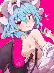 1girl :3 back bare_back bat_wings blue_hair blush commentary_request from_behind hair_between_eyes hand_in_own_hair hat hat_ribbon heart highres looking_at_viewer mob_cap pink_background playing_with_own_hair pointy_ears red_eyes red_ribbon remilia_scarlet ribbon short_hair signature simple_background smile smug soesoe300 solo touhou twirling_hair wings