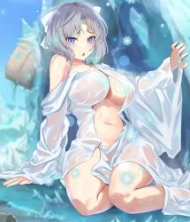 1girl :o arm_support bare_shoulders blue_eyes blush bow breasts cleavage collarbone grey_hair hair_bow highres ice ice_crystal japanese_clothes kimono large_breasts lens_flare light_particles looking_at_viewer navel official_alternate_costume official_art open_mouth parted_bangs queen&#039;s_blade queen&#039;s_blade_limit_break see-through_clothes senran_kagura senran_kagura_shinovi_versus shiny_skin short_hair sitting snowflakes snowing solo wet wet_clothes white_bow white_kimono yokozuwari yumi_(senran_kagura)