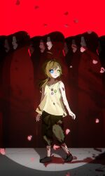 1girl 6+others ahoge ambiguous_gender arms_at_sides badge black_shoes blood blood_on_clothes blood_trail blue_eyes brown_hair button_badge character_request chinese_commentary commentary_request crowd falling_petals frown full_body glowing glowing_eyes green_eyes green_pants hair_ornament hair_over_shoulder hairclip heterochromia highres hood hood_up hooded_robe long_hair low_ponytail marching mask multiple_others niimura_kana noh_mask pants parted_lips petals ponytail red_background red_robe robe sakuraihum scared shigatsu_youka shoes spotlight tank_top yellow_tank_top
