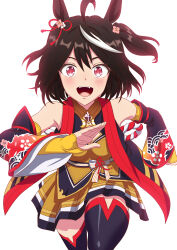 1girl absurdres ahoge animal_ears black_hair black_thighhighs breasts charka commentary_request detached_sleeves hair_ornament highres horse_ears horse_girl kitasan_black_(umamusume) long_hair long_sleeves looking_at_viewer medium_breasts multicolored_hair open_mouth pink_eyes pleated_skirt running shirt simple_background skirt smile solo teeth thighhighs tongue umamusume upper_teeth_only white_background white_hair yellow_shirt yellow_skirt
