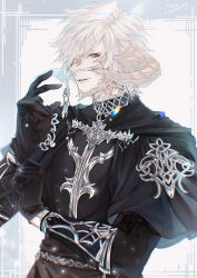1boy absurdres adjusting_clothes adjusting_gloves astrologian_(final_fantasy) au_ra black_capelet black_gloves capelet final_fantasy final_fantasy_xiv gloves highres horns liz_gray looking_at_viewer male_focus smile solo upper_body warrior_of_light_(ff14) white_hair yellow_eyes