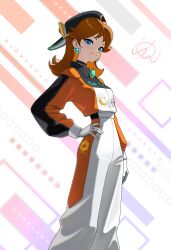1girl absurdres artist_name backwards_hat baseball_cap black_choker black_hat blue_eyes brown_hair choker closed_mouth clothes_writing commentary earrings english_commentary feet_out_of_frame flower_earrings gloves hand_on_own_hip hat highres jewelry long_sleeves looking_at_viewer mario_(series) mario_kart mario_kart_world medium_hair nintendo official_alternate_costume otokakoto princess_daisy princess_daisy_(pro_racer) signature smile solo standing white_gloves