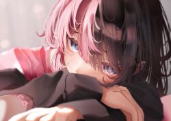 1girl absurdres arm_rest black_jacket blue_eyes brown_hair close-up ear_piercing head_rest highres iris_black_games jacket looking_at_viewer minto_(minto_rururu) multicolored_hair parted_bangs piercing pink_hair pink_shirt shirt single_off_shoulder solo split-color_hair tachibana_hinano tachibana_hinano_(5th_costume) two-tone_hair virtual_youtuber vspo!