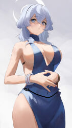 1girl absurdres ako_(blue_archive) ako_(dress)_(blue_archive) backless_dress backless_outfit blue_archive blue_dress blue_eyes blue_hair blue_halo breasts clisapex commentary_request dress grey_background hair_between_eyes halo highres looking_at_viewer medium_hair official_alternate_costume open_mouth partially_shaded_face side_slit sideboob sideless_dress simple_background single_handcuff sleeveless sleeveless_dress solo thighs