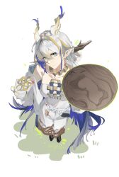 Rule 34 | 1girl, absurdres, arknights, bare shoulders, blonde hair, chinese commentary, closed mouth, collarbone, commentary request, dragon girl, dragon horns, earrings, from above, full body, green eyes, grey hair, hair between eyes, hair intakes, highres, holding, holding tray, horns, jacket, jewelry, long hair, looking at viewer, meiguanxiduoheyanjiang, multicolored hair, necklace, off shoulder, partial commentary, pointy ears, purple hair, shu (arknights), simple background, solo, standing, strapless, tray, tube top, very long hair, white background, white jacket, white tube top, wooden tray