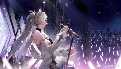 1girl bare_shoulders clover_hair_ornament concert detached_sleeves dress from_side glowstick grey_hair hair_ornament hands_up holding holding_microphone_stand idol karenina:_scire_(pgr) karenina_(pgr) long_hair long_sleeves microphone_stand music narakuuu official_art open_mouth orange_eyes profile punishing:_gray_raven singing sleeveless sleeveless_dress solo stage teeth truss twintails upper_body upper_teeth_only very_long_hair watermark weibo_watermark white_dress