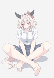 1girl animal_ears barefoot blue_eyes blush curren_chan_(umamusume) feet highres horse_ears horse_girl horse_tail looking_at_viewer medium_hair smile soles tail toes tofu_thunder umamusume white_hair