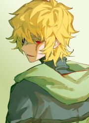 1boy absurdres blonde_hair hair_between_eyes hair_over_one_eye highres hood hood_down looking_back male_focus medium_hair open_mouth red_eyes scar scar_across_eye scar_on_face simple_background smile solo teeth the_boss_(tower_of_god) thick_eyelashes tower_of_god upper_body zayaaa_zaya