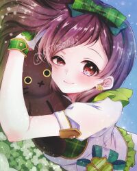 1girl absurdres blush bow brown_hair clover commentary_request four-leaf_clover_earrings gloves green_bow hair_bow highres hugging_doll hugging_object idolmaster idolmaster_million_live! idolmaster_million_live!_blooming_clover kitazawa_shiho kori_(spinsongs) long_hair looking_at_viewer short_sleeves smile solo stuffed_animal stuffed_cat stuffed_toy twintails white_gloves