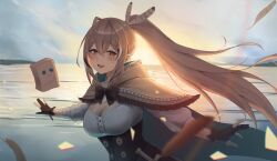 1girl ahoge beach brown_capelet brown_cloak brown_corset capelet chromatic_aberration cleavage_cutout cloak clothing_cutout cloud cloudy_sky corset falling_feathers feather_hair_ornament feathers friend_(nanashi_mumei) gloves hair_lift hair_ornament highres hololive hololive_english multicolored_hair nanashi_mumei nanashi_mumei_(1st_costume) ocean outstretched_arms partially_fingerless_gloves rayn3 shirt sky spread_arms streaked_hair sunrise virtual_youtuber white_shirt