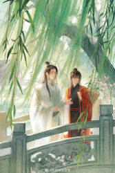 2boys absurdres basket black_eyes black_hair black_hanfu boat branch bridge chinese_clothes chinese_commentary coat dao_gui_yi_xian day flower folded_fan folding_fan hair_bun half_updo hand_fan hanfu he_lian_yi highres holding holding_basket holding_fan holding_hands leaf li_huowang light_particles long_hair long_sleeves male_focus multiple_boys open_clothes open_coat outdoors parted_lips pink_flower railing red_coat robe sash seal_impression single_hair_bun smile standing tassel tree water watercraft watermark weibo_watermark white_hanfu wide_sleeves willow yaopei zhuge_yuan