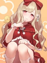 1girl bird blonde_hair blush breasts cape hair_ornament hair_ribbon highres kogara_toto large_breasts looking_at_viewer nokonata red_cape red_eyes red_skirt ribbon simple_background skirt smile socks solo virtual_youtuber vspo! white_socks yellow_background