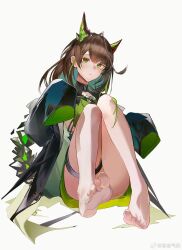 1girl ahoge aqua_hair arknights barefoot black_jacket brown_hair chinese_commentary closed_mouth colored_inner_hair commentary_request expressionless feet full_body green_eyes green_hair grey_background highres huge_ahoge jacket knees_together_feet_apart looking_at_viewer medium_hair mon3tr_(arknights) multicolored_hair simple_background sitting sleeves_past_fingers sleeves_past_wrists soles solo thigh_strap toes you_zhiqi_de