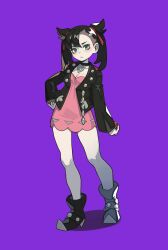 1girl absurdres asymmetrical_bangs black_boots black_collar black_hair black_jacket boots breasts cleavage closed_mouth collar collarbone commentary_request dress eyelashes full_body green_eyes hair_ribbon hand_on_own_hip highres holding holding_poke_ball jacket knees korean_commentary life_is_gag long_sleeves looking_at_viewer marnie_(pokemon) nintendo open_clothes open_jacket pink_dress poke_ball poke_ball_(basic) pokemon pokemon_swsh purple_background red_ribbon ribbon short_dress solo standing twintails