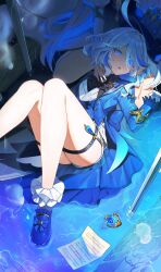 2girls ahoge blue_eyes blue_hair coattails colored_inner_hair crying eyes_visible_through_hair furina_(genshin_impact) genshin_impact gloves hat highres huge_ahoge looking_at_viewer medium_hair multicolored_hair multiple_girls parayang partially_submerged sidelocks thigh_strap thighs vision_(genshin_impact) white_gloves white_hair