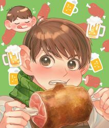 1boy :q alcohol alt_text beer beer_mug blush boned_meat brown_eyes brown_hair chibi chibi_inset chilchuck_tims closed_eyes closed_mouth cup dungeon_meshi eating foam food food_on_face green_background halfling hands_up highres holding holding_food large_ears looking_at_viewer male_focus meat mug multiple_views neck_warmer portrait print_background sasakura34 shirt short_hair smile teeth tongue tongue_out white_shirt