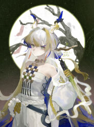 1girl absurdres arknights bare_shoulders belt blonde_hair chinese_commentary closed_mouth colored_extremities commentary_request cowboy_shot dragon_girl dragon_horns earrings full_moon green_eyes hair_between_eyes hair_intakes hand_on_own_hip highres holding holding_sword holding_weapon horns jacket jewelry light_particles long_hair looking_at_viewer moon multicolored_hair necklace off_shoulder pointy_ears purple_hair reovo seigaiha shu_(arknights) solo standing strapless sword tube_top very_long_hair weapon white_belt white_hair white_jacket white_tube_top
