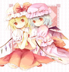 2girls bad_id bad_pixiv_id female_focus flandre_scarlet ichitaro multiple_girls remilia_scarlet siblings sisters smile touhou