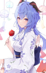1girl absurdres ahoge alternate_costume blue_hair blue_sash blush chinese_commentary closed_mouth commentary ganyu_(genshin_impact) genshin_impact goat_horns hand_fan highres holding_candy_apple horns japanese_clothes kimono long_hair looking_at_viewer obi pisuke_(user_kcmh2774) purple_eyes sash smile solo upper_body very_long_hair white_kimono yukata