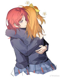 2girls blue_jacket blue_skirt chinese_commentary commentary_request highres hug jacket kosaka_honoka long_sleeves love_live! love_live!_school_idol_project medium_hair multiple_girls nishikino_maki one_side_up orange_hair otonokizaka_school_uniform purple_eyes red_hair school_uniform shiba257 simple_background skirt white_background yuri