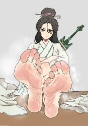 1girl barefoot black_eyes black_hair crossed_arms feet highres kami_(lzxroger) long_hair looking_at_viewer shoes soles steam toes unworn_shoes
