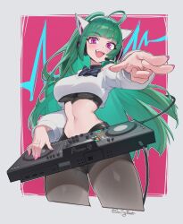 1girl absurdres animal_ears blunt_bangs bow bowtie breasts cat_ears cat_girl commission crop_top cropped_shirt dj fang green_hair highres long_hair long_sleeves looking_at_viewer midriff navel original pink_background pink_eyes shirt simple_background sin_(sintrybest) smile solo underboob white_shirt