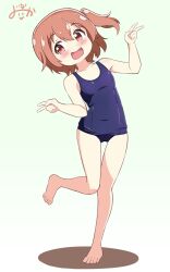 1girl artist_logo barefoot blue_one-piece_swimsuit brown_hair double_v full_body highres hoshino_hinata inakami logo looking_at_viewer one-piece_swimsuit one_side_up open_mouth red_eyes school_swimsuit short_hair smile solo swimsuit v watashi_ni_tenshi_ga_maiorita!