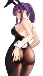 1girl animal_ears ass black_leotard black_pantyhose breasts commentary fake_animal_ears fake_tail fern_(sousou_no_frieren) from_behind highres large_breasts leotard long_hair looking_at_viewer pantyhose playboy_bunny purple_eyes purple_hair rabbit_ears rabbit_tail sideboob simple_background solo sousou_no_frieren tail white_background wrist_cuffs yami_anko