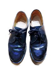 black_shoes commentary dress_shoes highres no_humans non-web_source object_focus original painterly realistic sara_(srsrmrmr) shoelaces shoes simple_background still_life white_background