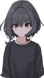 Rule 34 | 1girl, ahoge, alternate hair color, bags under eyes, black hair, black shirt, dot nose, expressionless, hair between eyes, hair intakes, highres, idolmaster, idolmaster cinderella girls, jewelry, kakki (kackie), looking at viewer, necklace, pearl necklace, pink eyes, shirt, short sleeves, simple background, solo, upper body, yumemi riamu