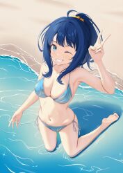 1girl ahoge arm_up armpits barefoot beach bikini blue_bikini blue_eyes blue_hair breasts cleavage feet grin highres kneeling large_breasts make_heroine_ga_oo_sugiru! navel ocean one_eye_closed ponytail sand scrunchie sidelocks simple_background smile solo swimsuit teeth toramaru_orange v yanami_anna