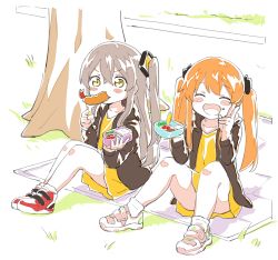 2girls aged_down bento commentary_request food girls&#039;_frontline highres multiple_girls rice shinoe_nun shoes shrimp siblings side_ponytail sisters sitting skirt sneakers tempura twins twintails ump45_(girls&#039;_frontline) ump9_(girls&#039;_frontline) v