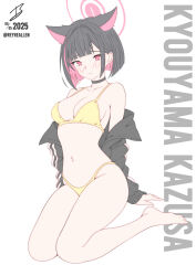 1girl absurdres alternate_costume animal_ears arms_behind_back bare_legs bare_shoulders barefoot bikini black_choker black_hair black_hoodie blue_archive blunt_bangs blunt_ends blush bob_cut breasts bright_pupils cat_ears cat_girl character_name choker cleavage closed_mouth colored_inner_animal_ears colored_inner_hair commentary extra_ears eyes_visible_through_hair frown full_body gold_bikini hair_behind_ear hair_intakes halo halterneck highres hood hoodie kazusa_(blue_archive) kneeling medium_breasts multicolored_hair navel open_clothes open_hoodie pink_hair pink_halo realen red_eyes short_hair signature simple_background solo split_mouth stomach straight_hair swimsuit thighs toes twitter_username two-tone_hair white_background