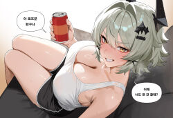 1girl absurdres black_horns black_shorts breasts caesar_king_(zenless_zone_zero) camisole can cleavage commentary_request couch dolphin_shorts drink_can from_above green_hair hair_ornament highres holding holding_can horns korean_commentary korean_text large_breasts mokopan on_couch open_mouth revision short_hair shorts sitting solo speech_bubble teeth thighs translation_request white_camisole yellow_eyes zenless_zone_zero
