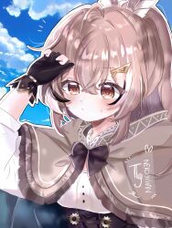 1girl :&lt; ahoge brown_capelet brown_cloak brown_corset brown_eyes brown_hair cape capelet cloak cloud cloudy_sky corset crossed_bangs feather_hair_ornament feathers gears gloves hair_ornament hairclip highres hololive hololive_english multicolored_hair nanashi_mumei nanashi_mumei_(1st_costume) neko_yihan notice_lines outline partially_fingerless_gloves ponytail ribbon sky streaked_hair sweatdrop virtual_youtuber white_background white_outline wiping_forehead