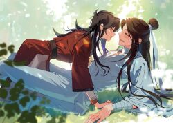 2boys bandaged_neck bandages black_hair brown_hair child chinese_clothes closed_eyes gzgzmym hair_bun hanfu hua_cheng long_hair long_sleeves male_focus multiple_boys parted_bangs red_hanfu red_robe robe smile tianguan_cifu white_hanfu white_robe xie_lian