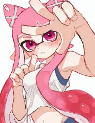 1girl arms_up closed_mouth commentary cropped_shirt english_commentary hair_horns hair_ornament highres inkling inkling_girl inkling_player_character kodak_painter long_hair looking_at_viewer navel nintendo pink_eyes pointy_ears shirt simple_background sleeveless sleeveless_shirt solo splatoon_(series) splatoon_3 tentacle_hair white_background white_shirt x_hair_ornament