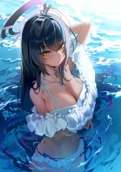 1girl alternate_costume antenna_hair arm_behind_head arm_up bikini black_hair blue_archive blush breasts cleavage commentary dark-skinned_female dark_skin frilled_bikini frills halo highres jewelry karin_(blue_archive) large_breasts long_hair looking_at_viewer navel necklace ocean off-shoulder_bikini off_shoulder outdoors partially_submerged purple_halo solo swimsuit very_long_hair white_bikini yampa yellow_eyes