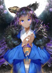 1girl absurdres black_hair blue_eyes blue_haori brown_sash closed_mouth commentary_request dark-skinned_female dark_skin fur_trim haori head_tilt highres houndstooth japanese_clothes k_ototo kimono long_hair long_sleeves obi original sash short_bangs smile solo upper_body white_kimono wide_sleeves