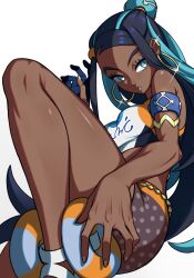 1girl aqua_eyes aqua_hair armlet belly_chain bike_shorts bite_addict black_hair blue_eyeshadow commentary_request dark-skinned_female dark_skin earclip earrings eyelashes eyeshadow from_below glint gloves hair_bun hand_up highres hoop_earrings jewelry knees long_hair makeup multicolored_hair nessa_(pokemon) nintendo parted_lips partially_fingerless_gloves pokemon pokemon_swsh sandals shiny_skin simple_background single_glove single_hair_bun solo two-tone_hair white_background white_sandals